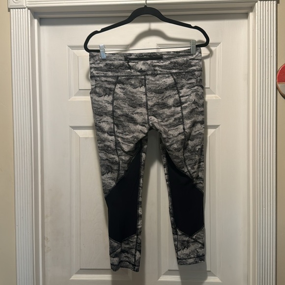 Lululemon Pace Rival Crop Size 10 - Picture 7 of 10